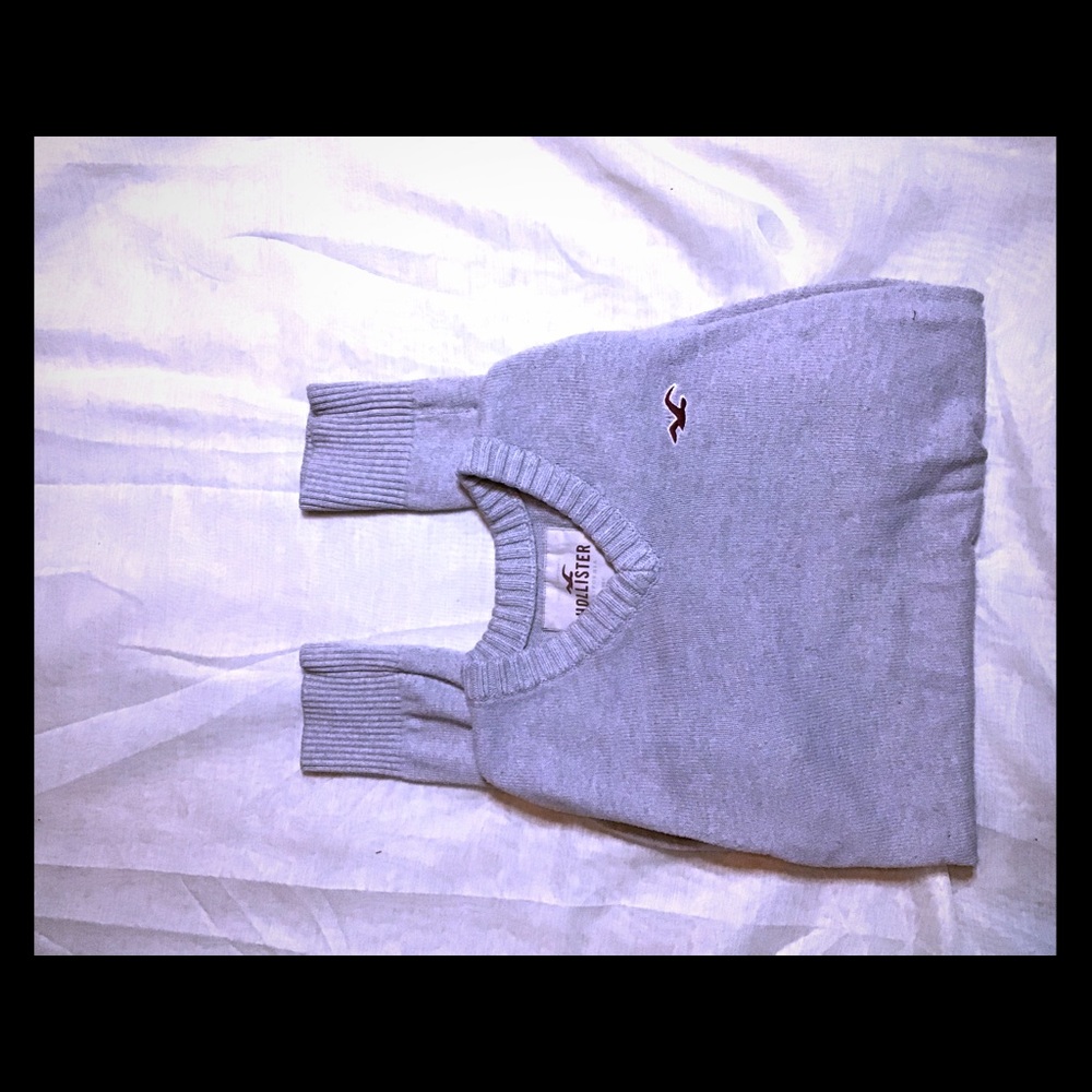 Hollister Grey V-neck Sweater slim fit